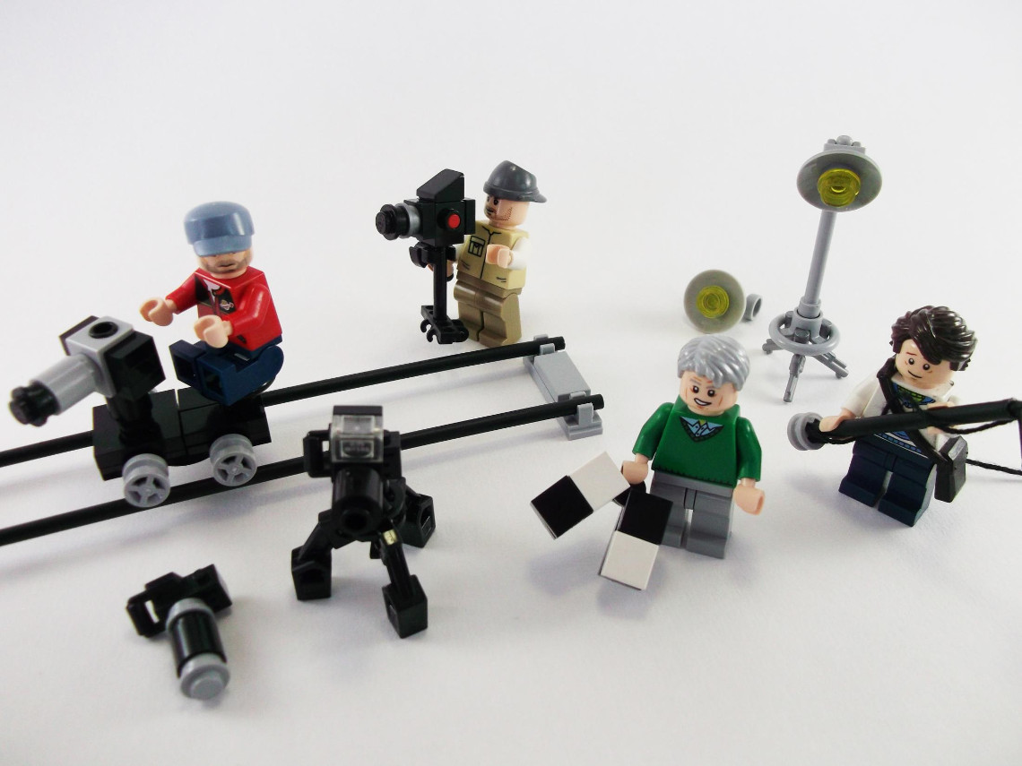 Un plateau de tournage illustré avec des Lego